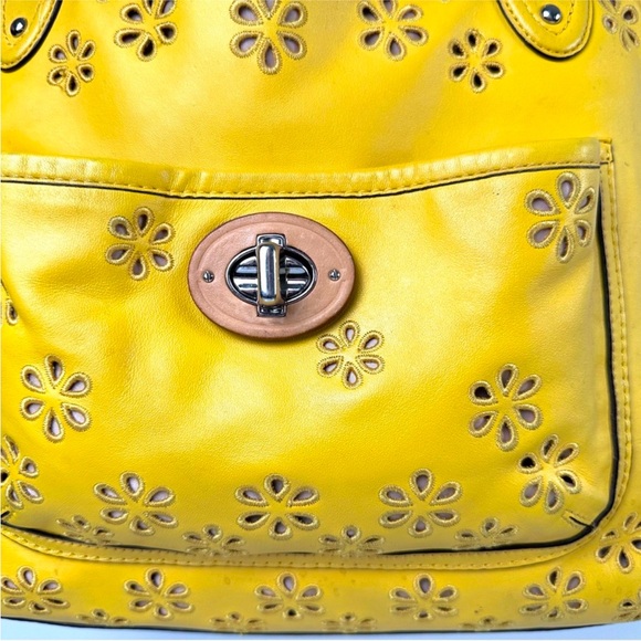 COACH POPPY EYELET CHAIN TOTE BAG Limited Edition - Picture 7 of 8